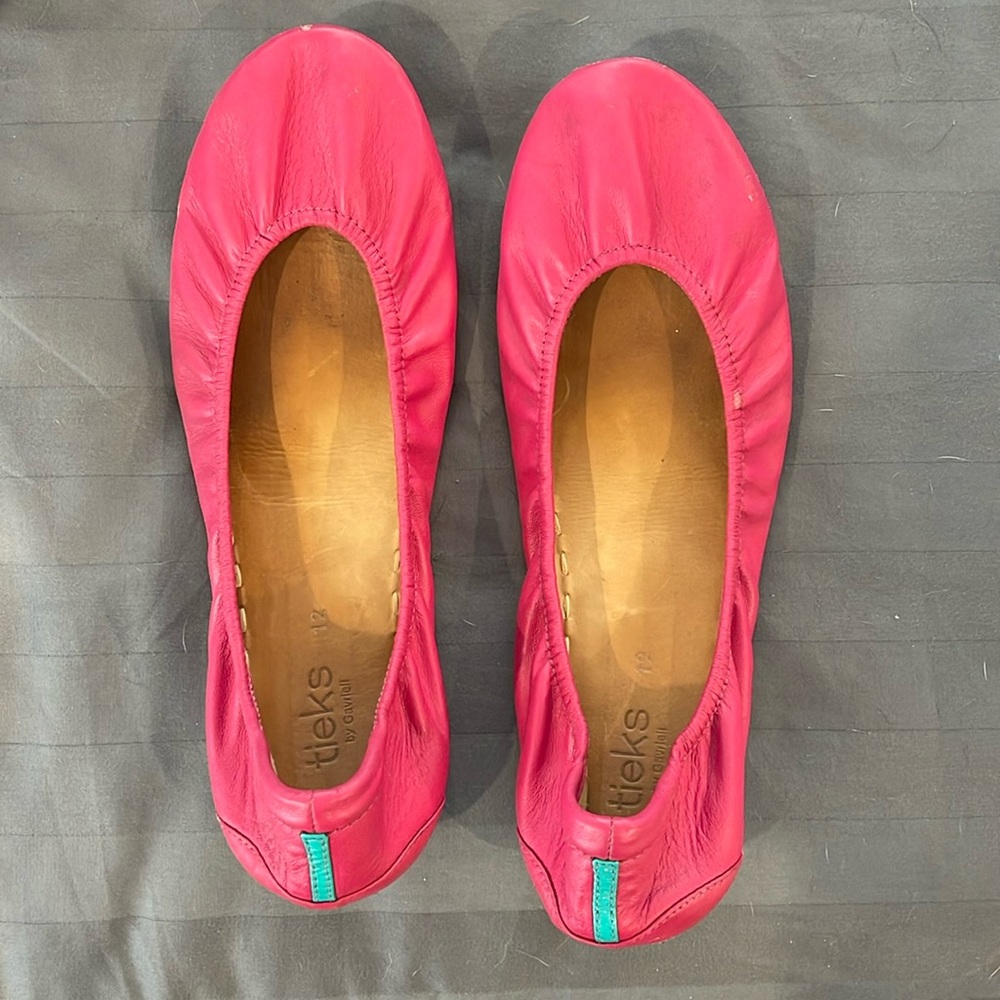 Hot pink Tieks